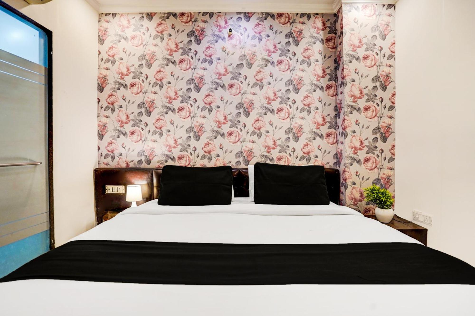 Hotel Collection O Sector 5 Ghaziabad Extérieur photo
