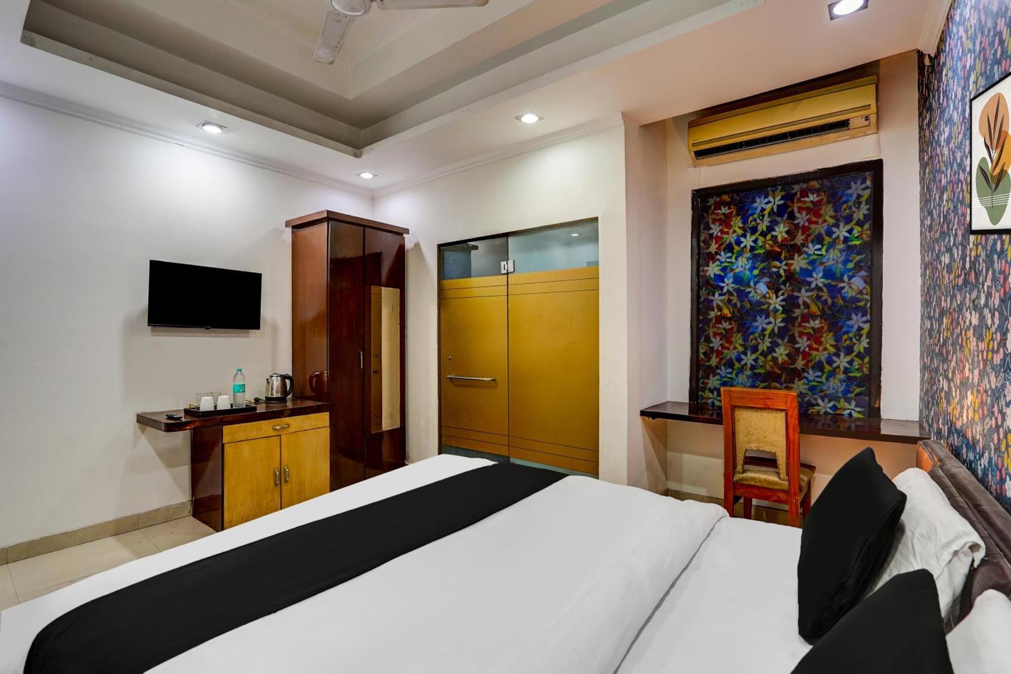 Hotel Collection O Sector 5 Ghaziabad Extérieur photo